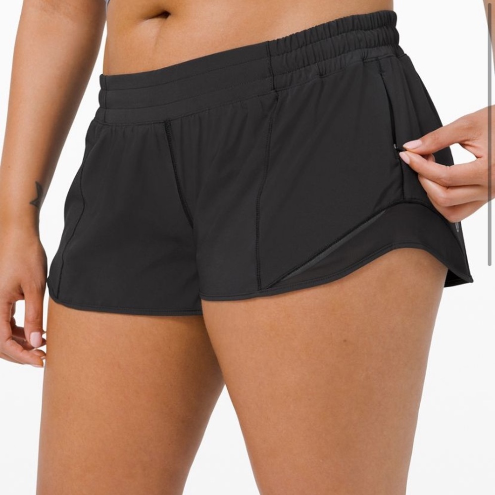 Lululemon Hotty Hot 2.5” Shorts